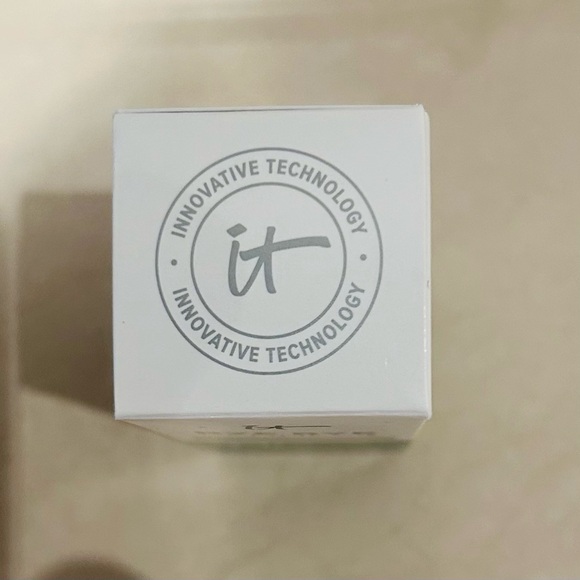 IT bye bye redness serum - Picture 4 of 5